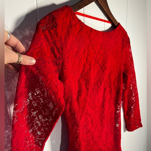 Red Dress - Picture 2 of 6